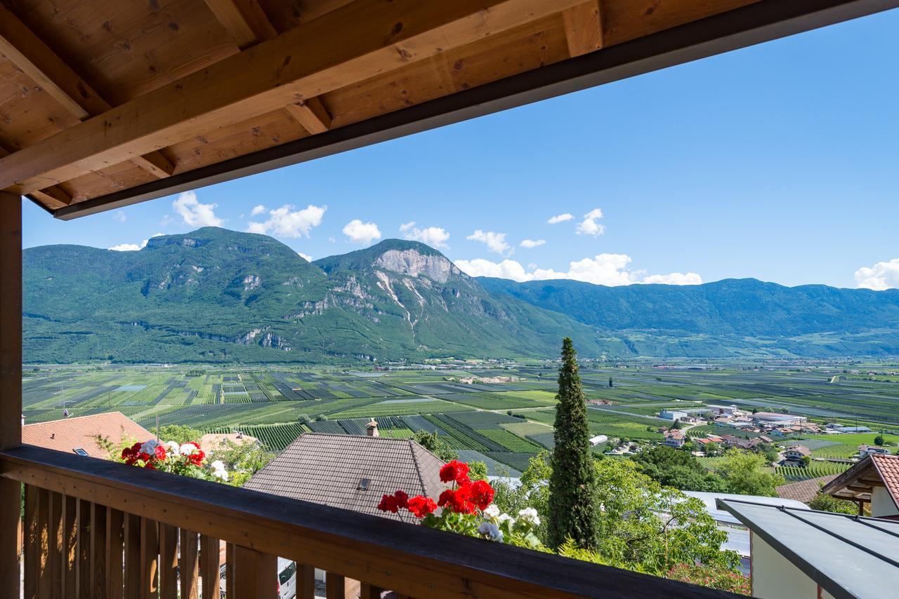 Ferienwohnungen Hof Im Feld Kurtatsch Exterior foto